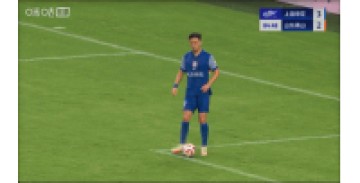 薛庆浩送礼！瓦科戴帽2场打入7球，泰山本场第三度扳平3-3申花！