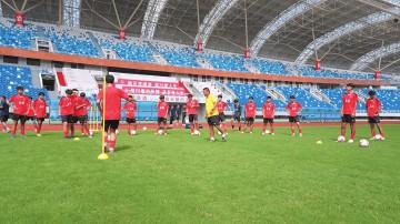 湘媒：湘超岳阳队承诺赢一场奖10万，如夺冠主力一人一套房