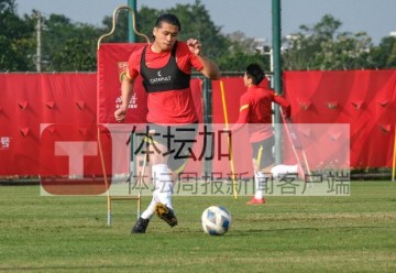 乐鱼电竞-​二番战国足5球大胜亚泰 教练组满意国脚精神面貌
