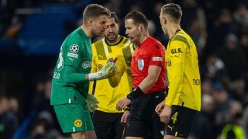 乐鱼电竞官网入口-10连胜止于“丑闻”，多特葬送好局怪裁判更要怪自己